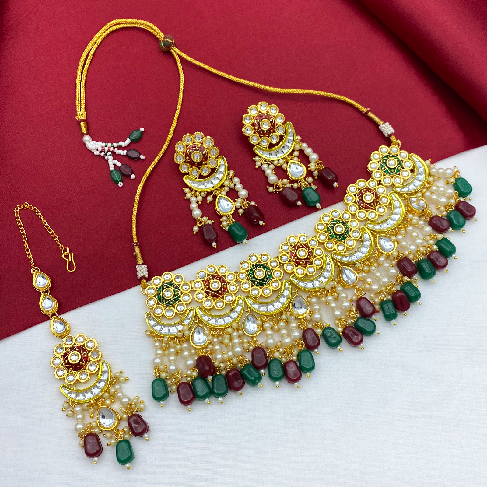 Golden Light weight Kundan Choker Necklace Set with earrings outlets and Tikka, Kundan Jewelry, Indian Jewelry, Pakistani Jewelery