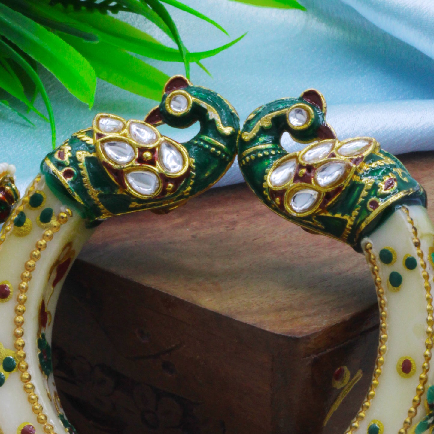 Kundan Meenakari kada for Woman - Free size (SUJ12-0101)